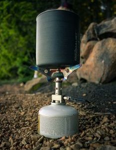 Portable canister camp stove with pot
